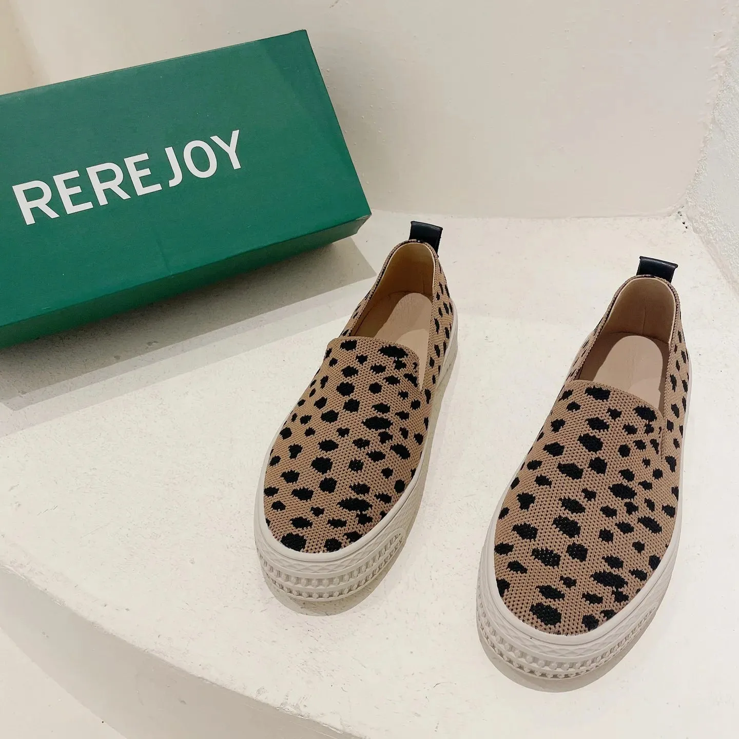 New flying weaver round head fisherman shoes tide check pattern shallow mouth slip-on thick sole casual single shoes women