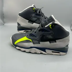 Nike Air Trainer SC- Grade School Size 7Y Dark Grey Black Midnight Navy Volt
