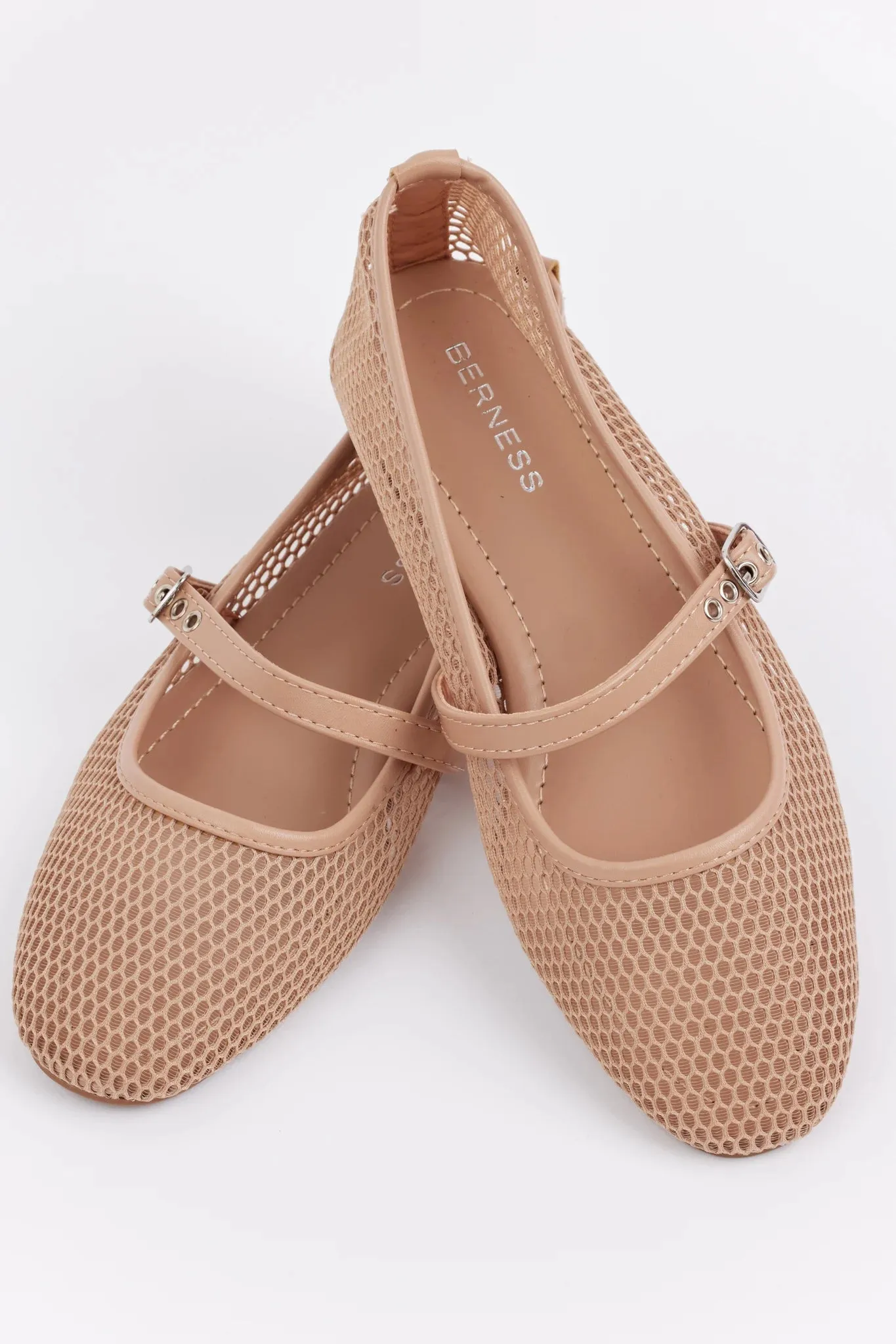 Nikki Flats
