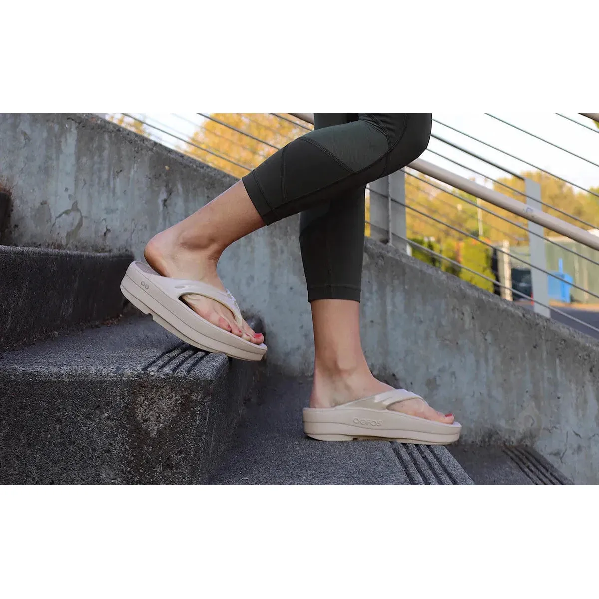 OOFOS OOMEGA OOLALA SANDAL WOMEN'S