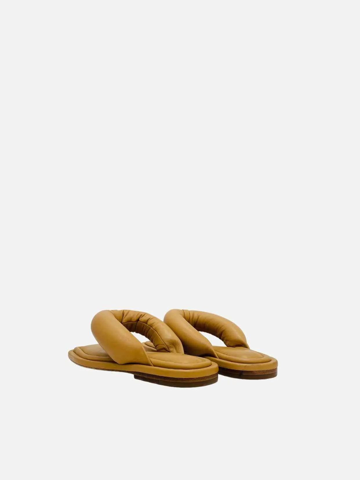 REJINA PYO Thong Beige Slides 36
