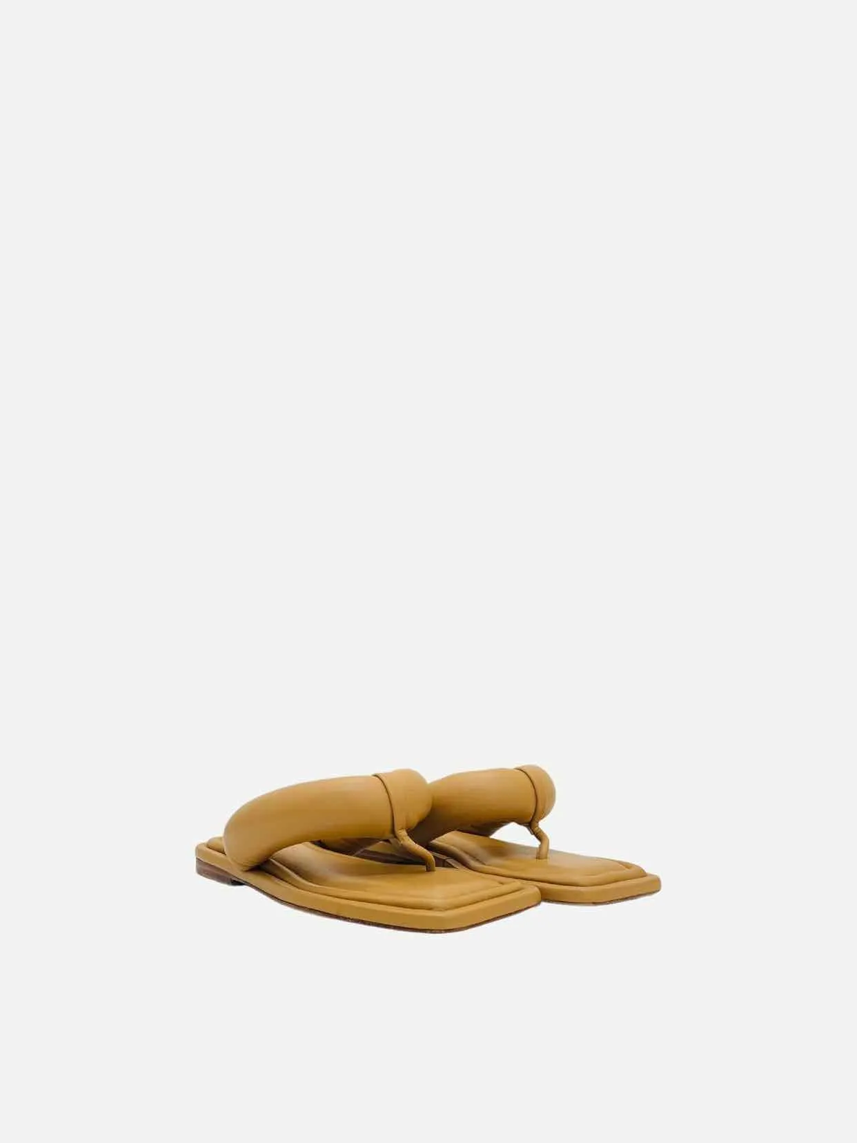 REJINA PYO Thong Beige Slides 36